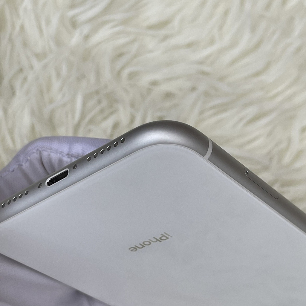 iPhone Xr 64GB, pin zin 82 , Zin ốc áp, mã số 630E, Chính Hãng Quốc Tế ( Used )