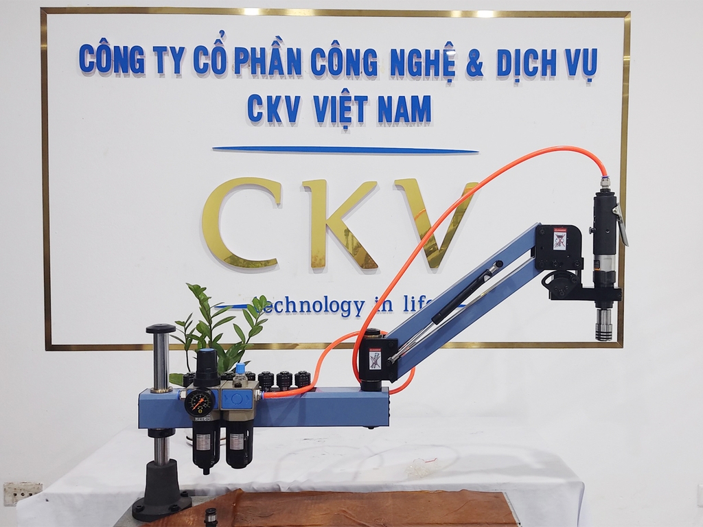 Máy taro tay cần cổ xoay khí nén CKV-M16K
