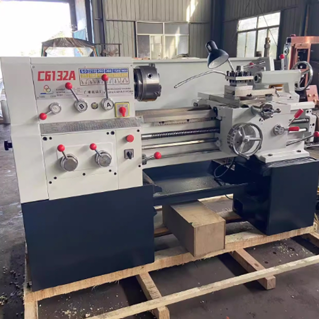 Máy tiện cơ - Máy tiện ngang C6132A