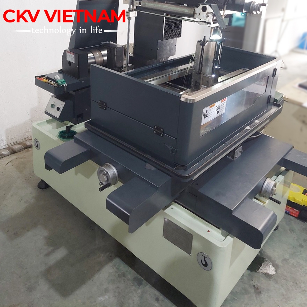 Máy cắt dây CNC độ côn lớn