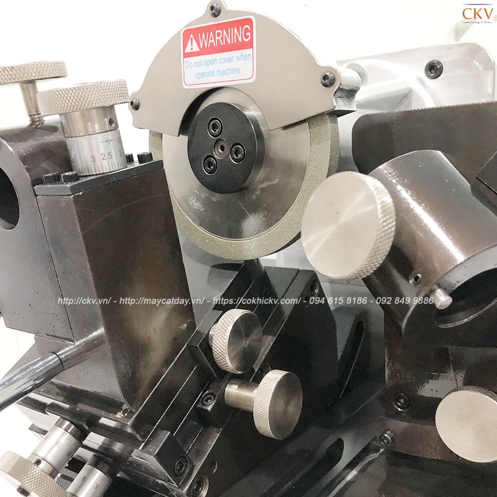 Máy mài dao phay cầu R1-R6 CKV-B13R
