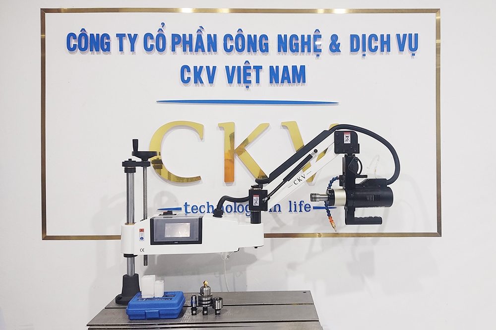 Máy taro cần điện M3-M16 CKV-M16A cảm ứng/servo/bơm dầu tự động/vít me nâng hạ