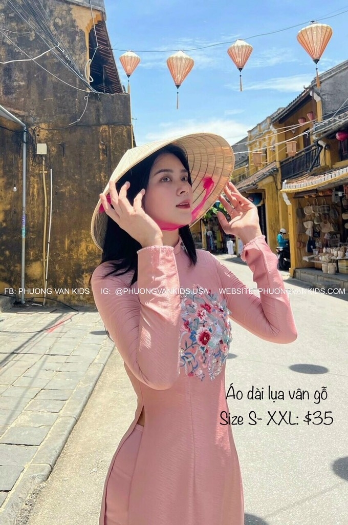 Áo dài lụa vân gỗ hồng thêu hoa bướm | Phuong Van Kids Áo Dài Lụa Vân Gỗ Hồng Thêu Hoa Bướm | Phuong Van Kids