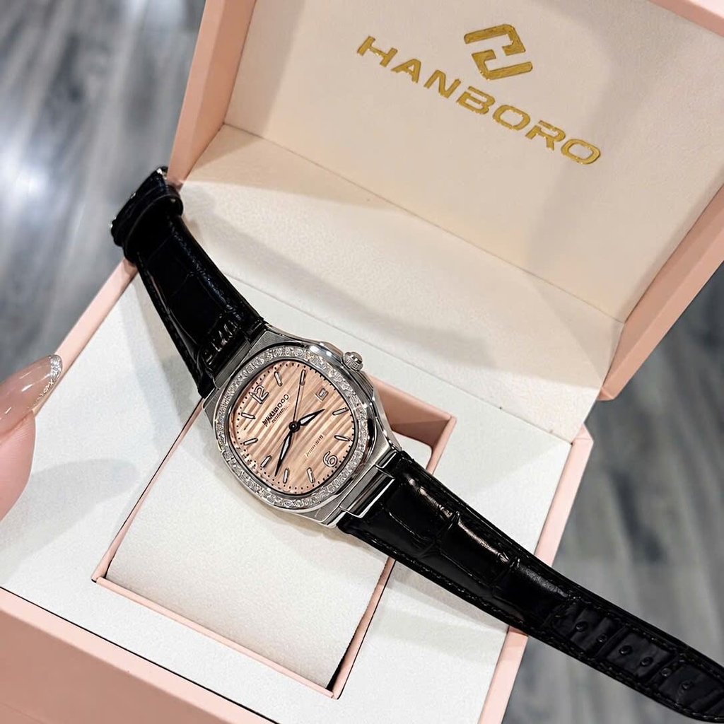 Đồng Hồ Hanboro Nữ Chính Hãng Dây Da Đen Mặt Cam Sữa Viền Đính Đá Size 34mm Quartz Japan Tặng Kèm Vòng Tay