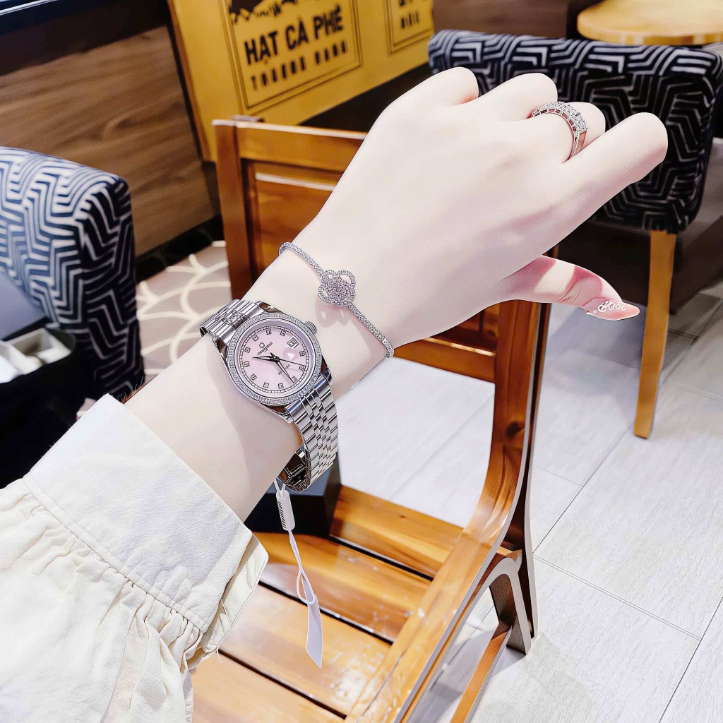 Đồng Hồ Nữ Carnival 8131L2-VT-HK Dây Thép Bạc Mặt Xà Cừ Hồng Viền Đính Đá Size 31mm Quartz Japan