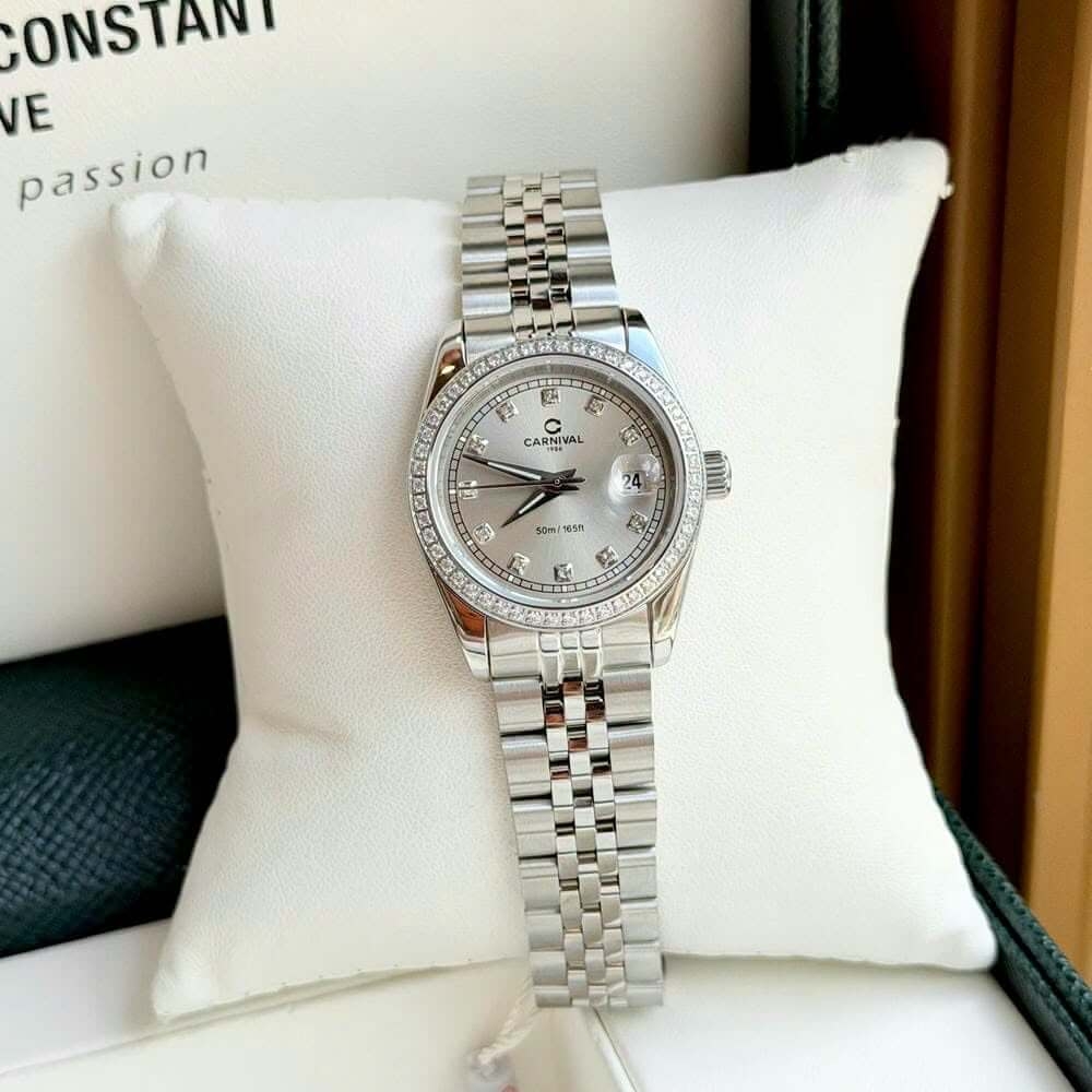 Đồng Hồ Nữ Carnival 8131L2-VT-TX Dây Thép Bạc Mặt Xám Viền Đính Đá Size 31mm Quartz Japan