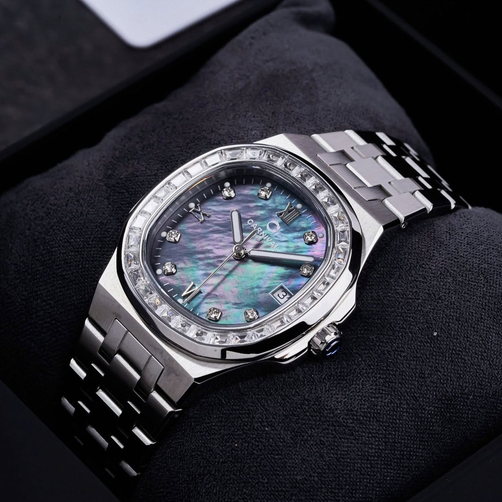 Đồng Hồ Nữ Carnival 8160L2-VT-DK Dây Thép Silver Mặt Xà Cừ Xám Viền Đá Size 34mm Sapphire