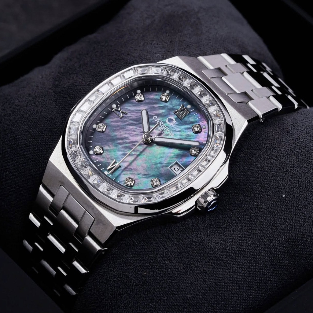 Đồng Hồ Nữ Carnival 8160L2-VT-DK Dây Thép Silver Mặt Xà Cừ Xám Viền Đá Size 34mm Sapphire