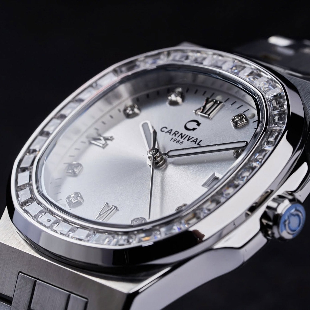 Đồng Hồ Nữ Carnival 8160L2-VT-T Dây Thép Silver Mặt Trắng Viền Đá Size 34mm Sapphire