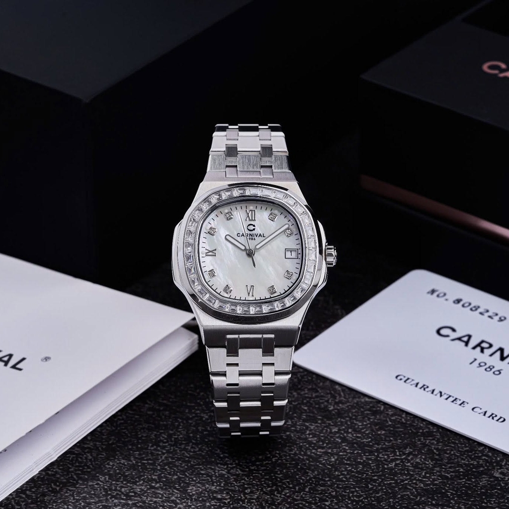 Đồng Hồ Nữ Carnival 8160L2-VT-TK Dây Thép Silver Mặt Xà Cừ Trắng Viền Đá Size 34mm Sapphire