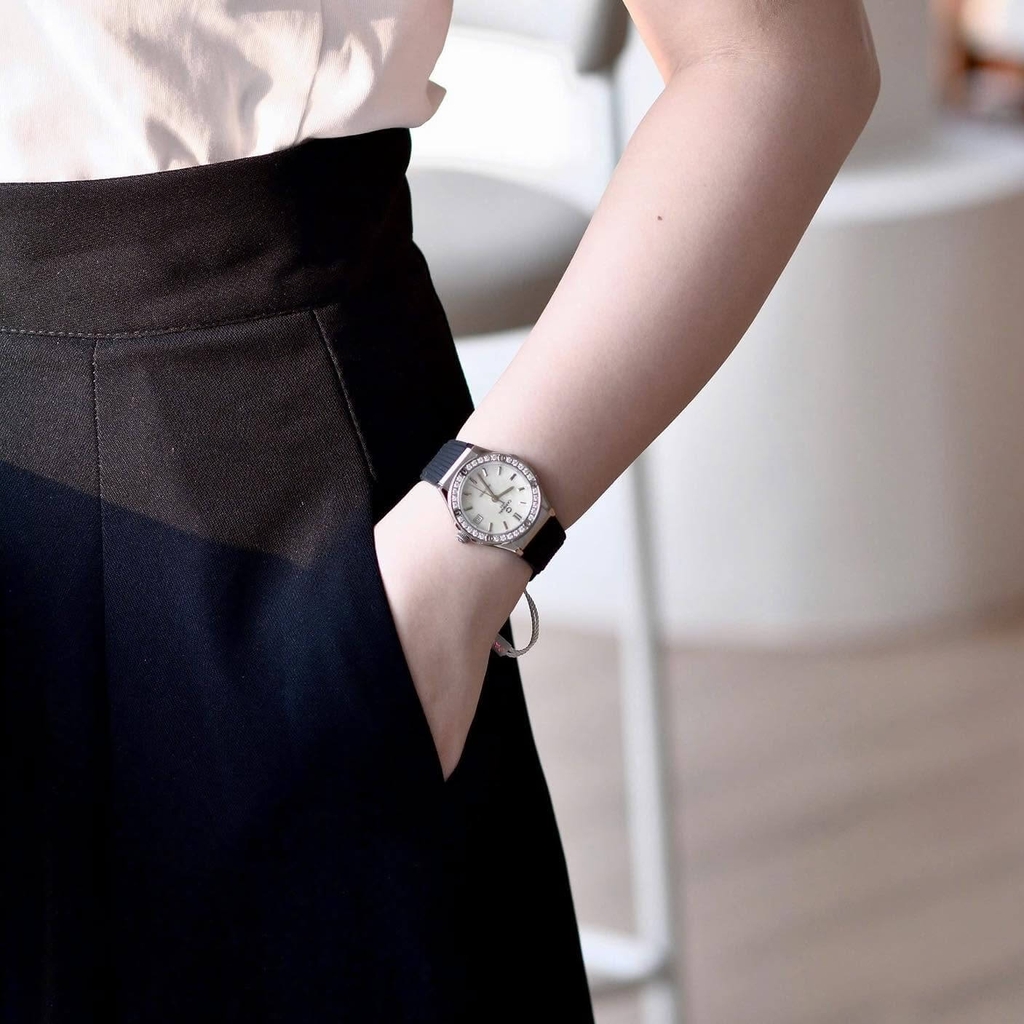 Đồng Hồ Nữ Carnival 8168L2 Dây Cao Đen Mặt Xà Cừ Trắng Đính Đá Vỏ Silver Size 34mm 8168L2-VT-DCS-TK