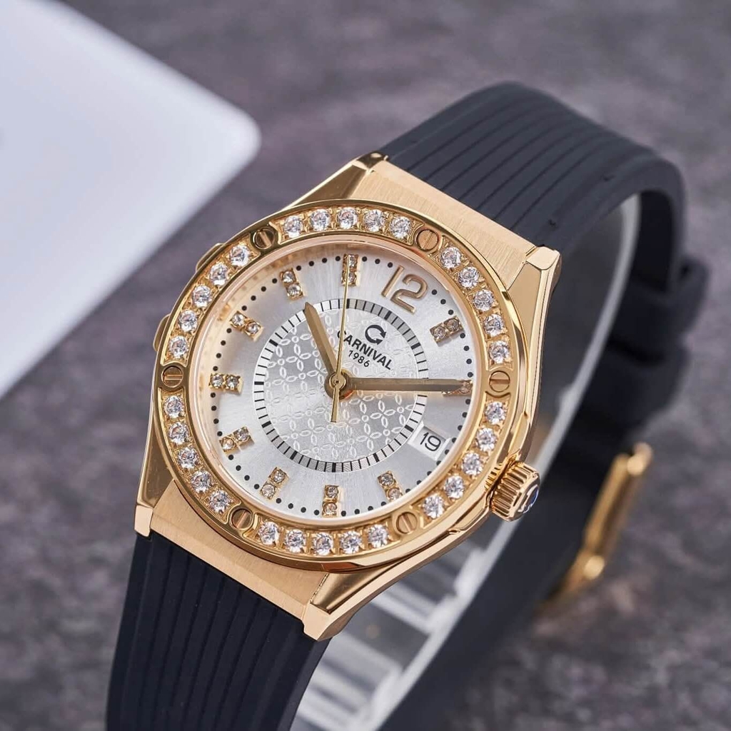 Đồng Hồ Nữ Carnival 8173L2 Dây Cao Su Đen Mặt Trắng Đính Đá Gold Size 34mm Quartz Japan Carnival 8173L2 VV-DCS-T