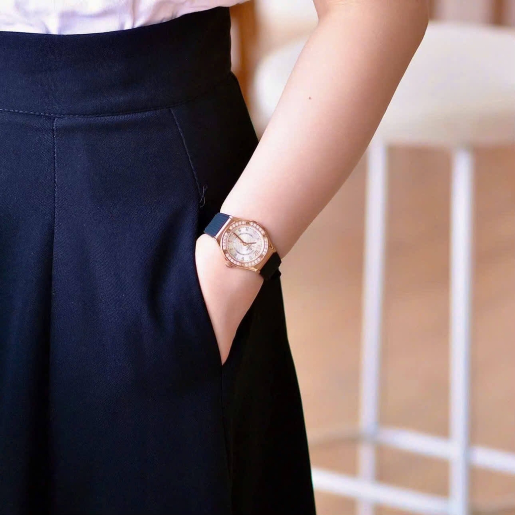 Đồng Hồ Nữ Carnival 8173L2 Dây Cao Su Đen Mặt Trắng Đính Đá Rose Size 34mm Quartz Japan Carnival 8173L2-VH-DCS-T