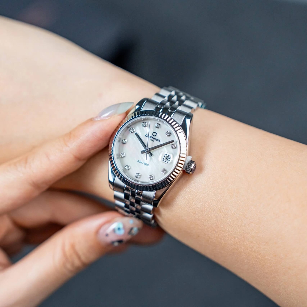 Đồng Hồ Nữ Carnival 8250L-VT-TK Dây Thép Silver Mặt Xà Cừ Trắng Size 30mm Quartz Japan
