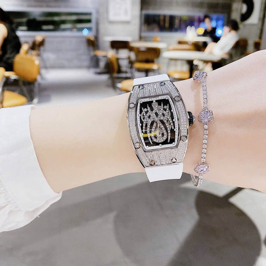 Đồng Hồ Nữ Hanboro Nhện Đính Đá Dây Cao Su Trắng Vỏ Silver Size 31x44mm Quartz Tặng Kèm Lắc Tay