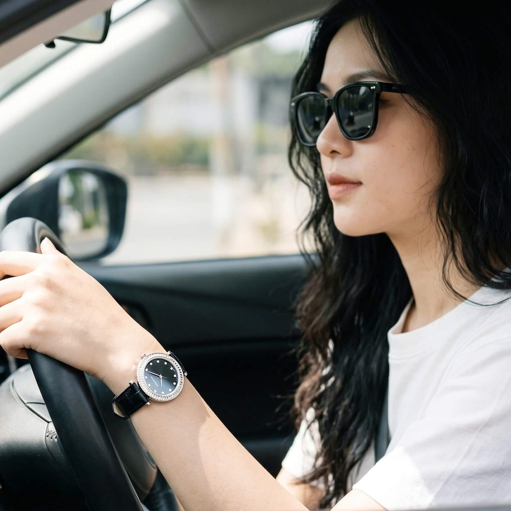 Đồng Hồ Nữ Roberto Era Chính Hãng Dây Da Đen Mặt Đen Đính Đá Silver Size 33mm RE1802