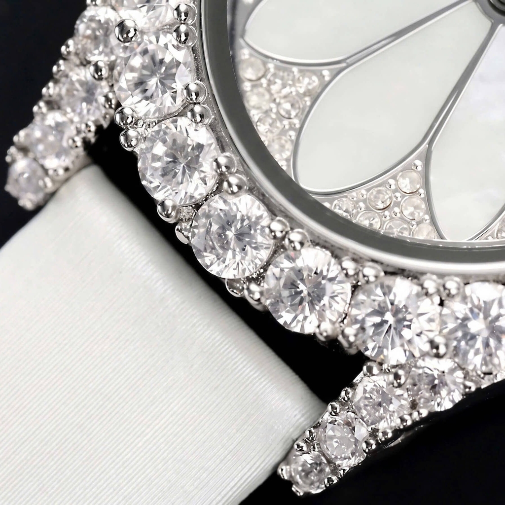Đồng Hồ Nữ Roberto Era Dây Da Lụa Trắng Mặt Oval Họa Tiết 12 Cánh Hoa Size 33mm Viền Đá Silver RE2201