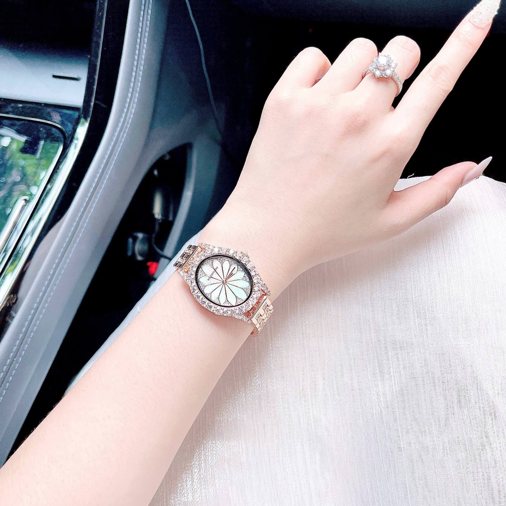 Set Đồng Hồ Nữ Roberto Era Dây Da Lụa Đen Mặt Oval Họa Tiết 12 Cánh Hoa Size 33mm Viền Đá Rose RE2204 Tặng Kèm Bộ Dây Kim Loại Và Vòng Tay