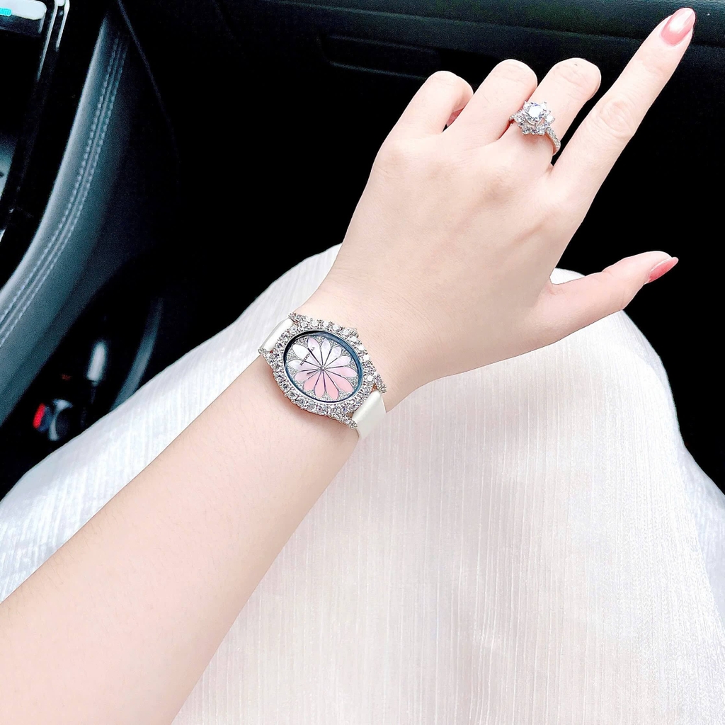 Set Đồng Hồ Nữ Roberto Era Dây Da Lụa Hồng Mặt Oval Họa Tiết 12 Cánh Hoa Size 33mm Viền Đá RE2205 Tặng Kèm Bộ Dây Da Và Vòng Tay
