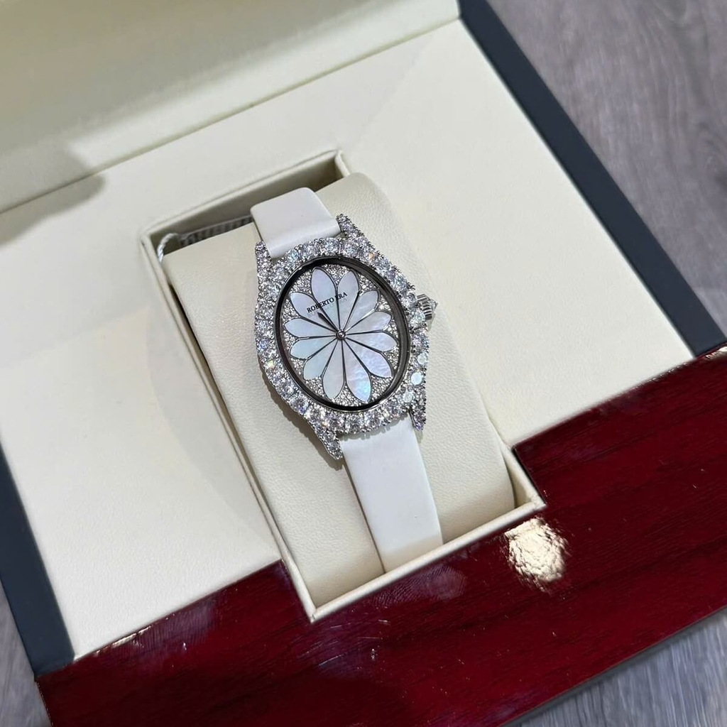 Set Đồng Hồ Nữ Roberto Era Dây Da Lụa Trắng Mặt Oval Họa Tiết 12 Cánh Hoa Size 33mm Viền Đá Silver RE2201 Tặng Kèm 1 Dây Kim Loại 1 Dây Da Và Vòng Tay