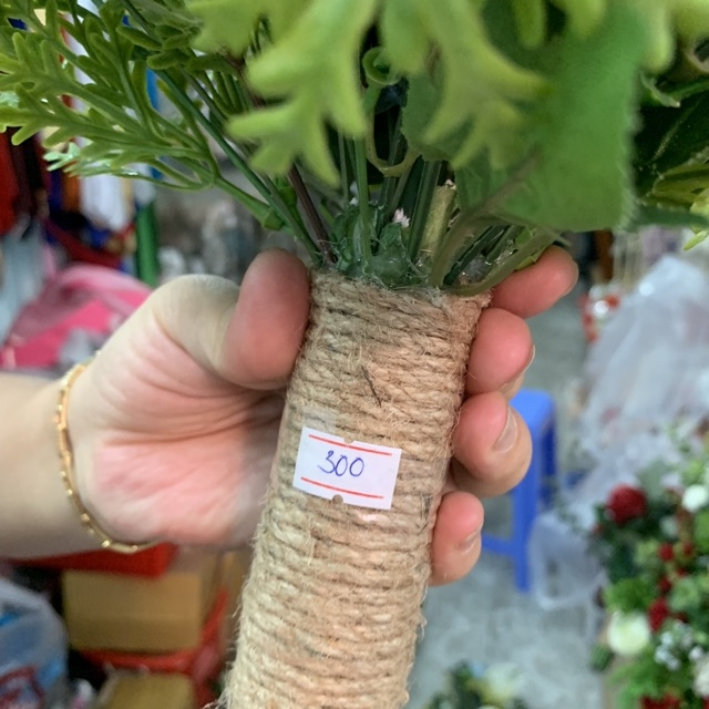 Phụ kiện cưới Giang - hoa cầm tay cô dâu mẫu mới
