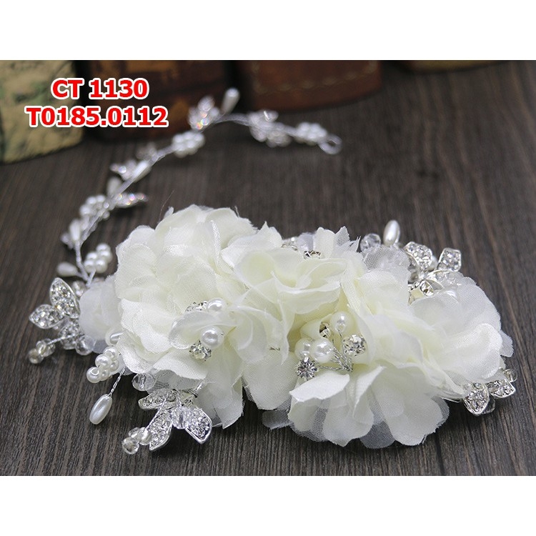 Ốp hoa voan đính hạt nhưa cài tóc cô dâu
