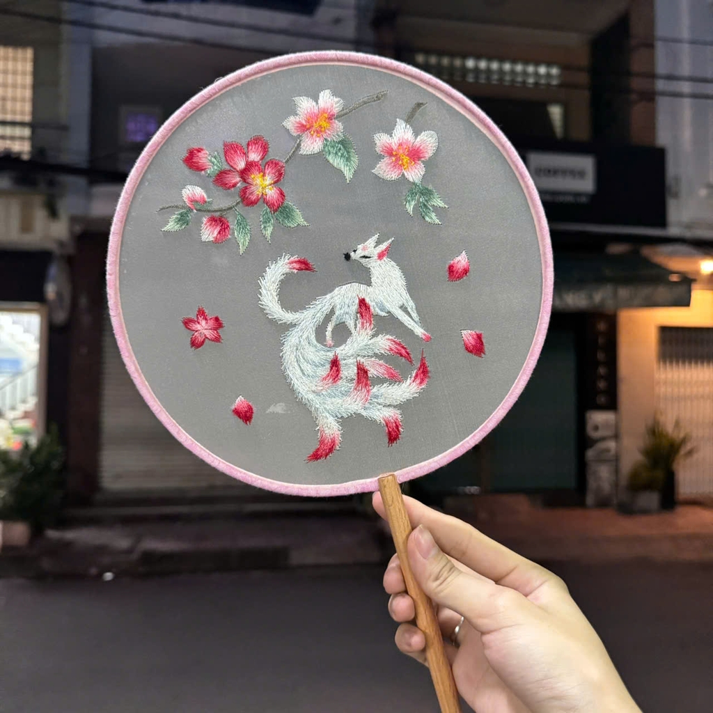 Quạt cổ trang trung quốc thêu cao cấp đính tua T10-2024  giangpkc-phu-kien-thoi-trang