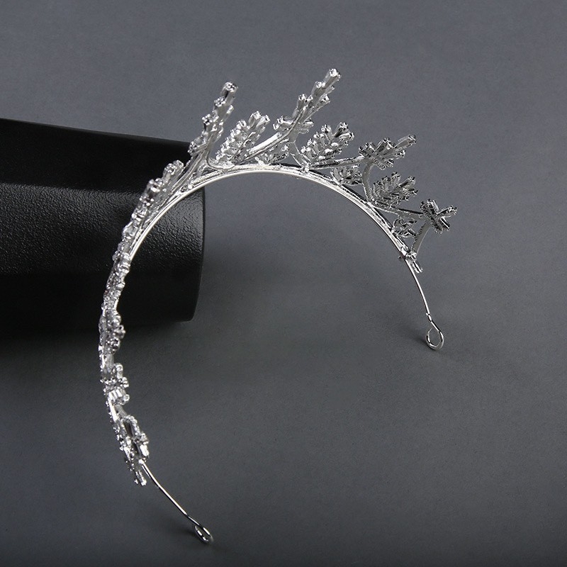 Vương miện cô dâu mới tp hcm tháng 12/2020 Gianpkc sp220543 đá vuông cao 6.5 cm kiểu dáng thời trang.