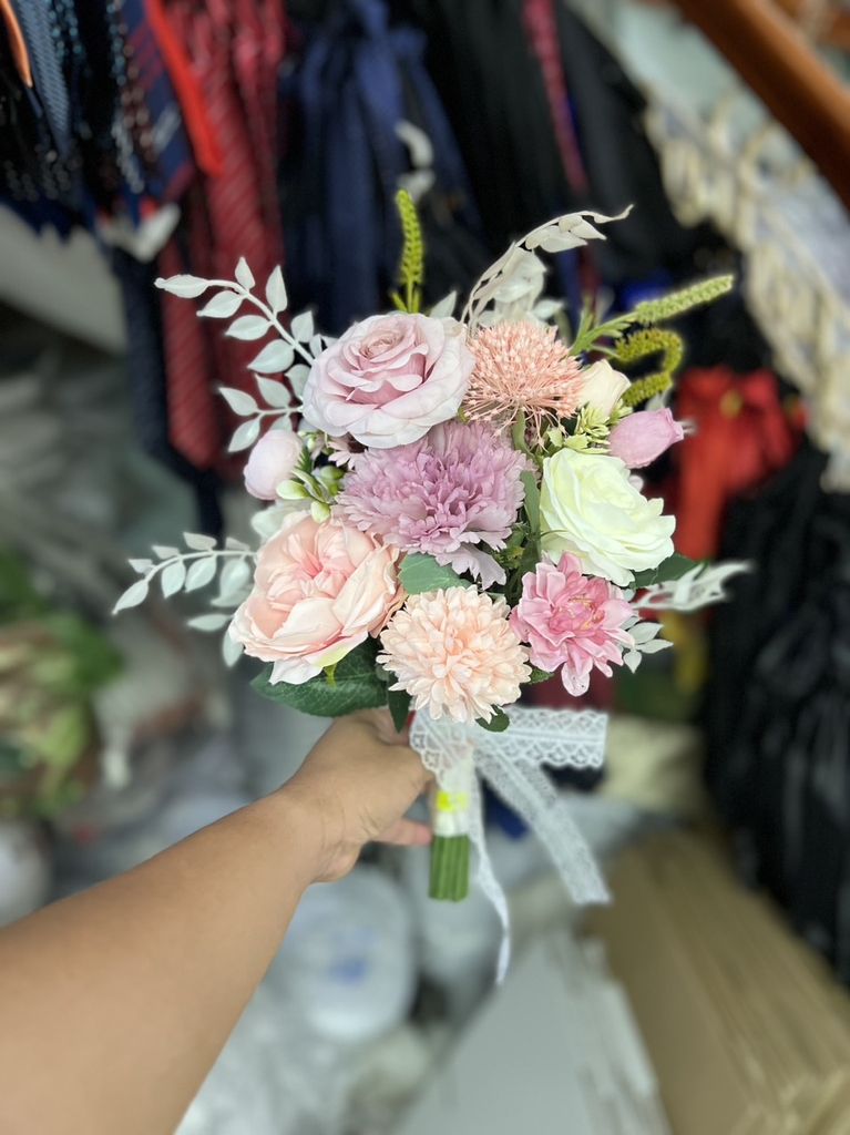 Hoa cưới cầm tay cô dâu T2-2023 TP HCM Giangpkc tông hồng đẹp.  giangpkc-phu-kien-thoi-trang