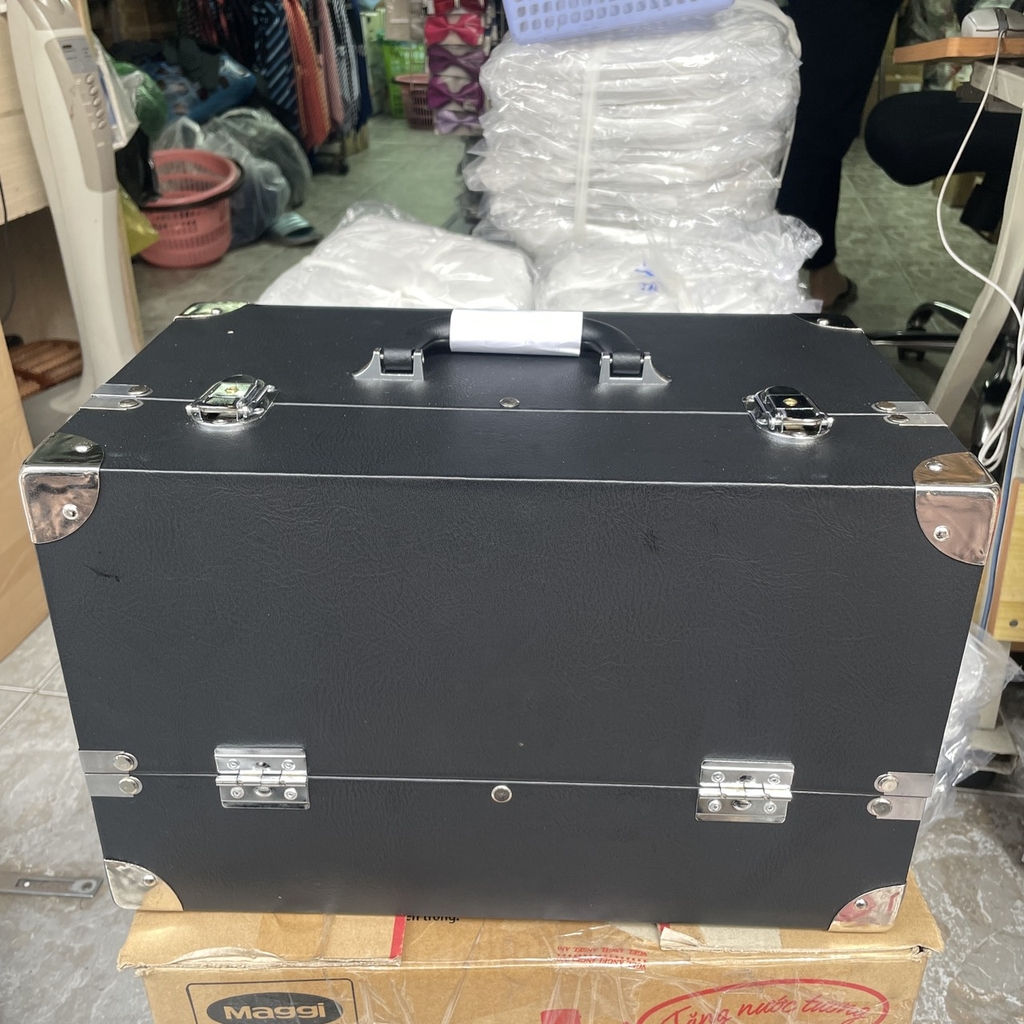 Cốp makeup chuyên nghiệp 6 ngăn màu đen viền hộc dài kt 40x25x37cm  giangpkc-phu-kien-thoi-trang