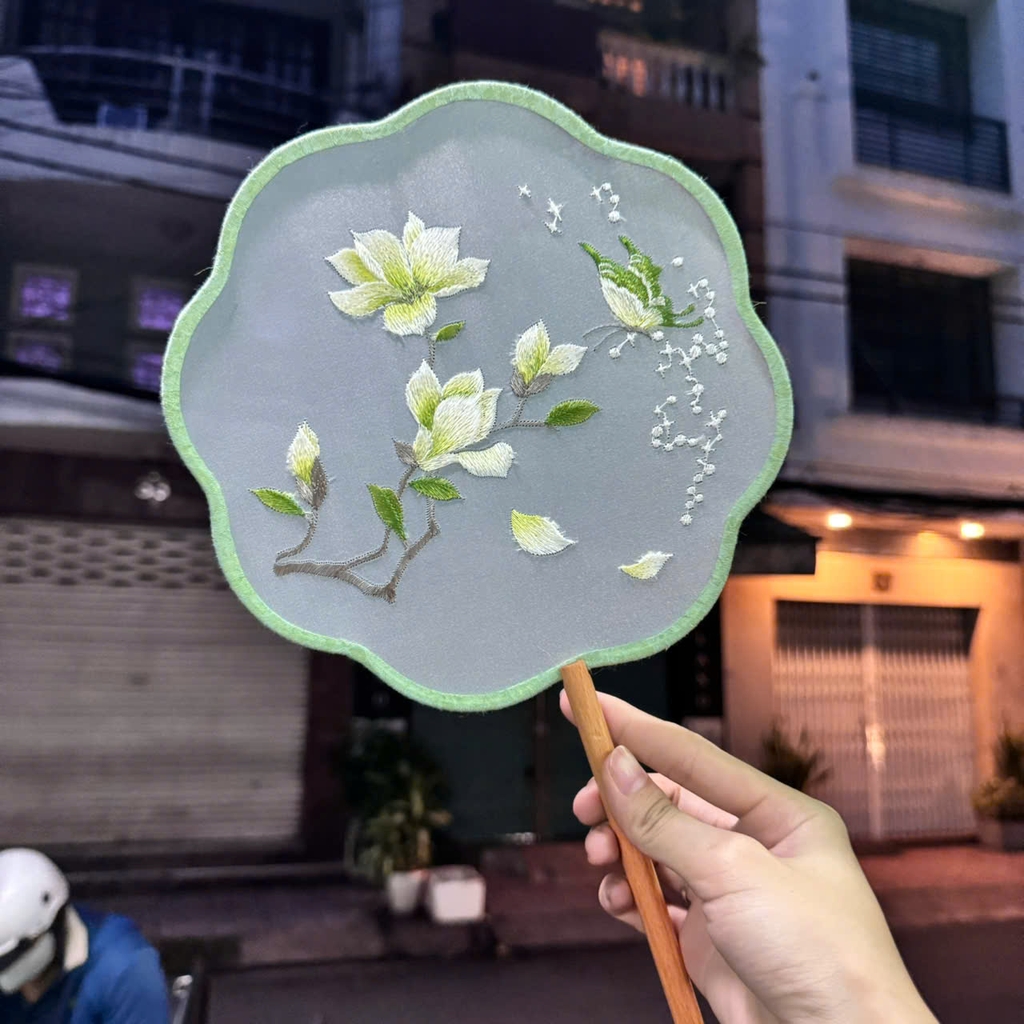 Quạt cổ trang trung quốc thêu cao cấp đính tua T10-2024  giangpkc-phu-kien-thoi-trang