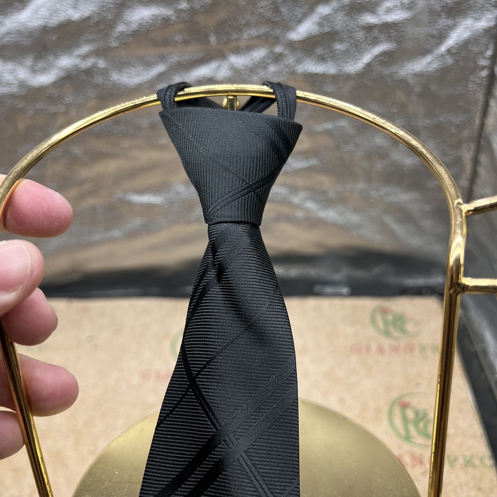 Cà vạt thắt sẵn 8cm trung niên tông đen cao cấp 2024  Giangpkc  giangpkc-phu-kien-thoi-trang