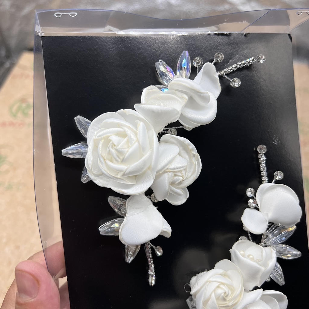 Cài tóc cô dâu hoa hồng trắng nụ đính đá mẫu mới t7/2023 Giangpkc  giangpkc-phu-kien-thoi-trang