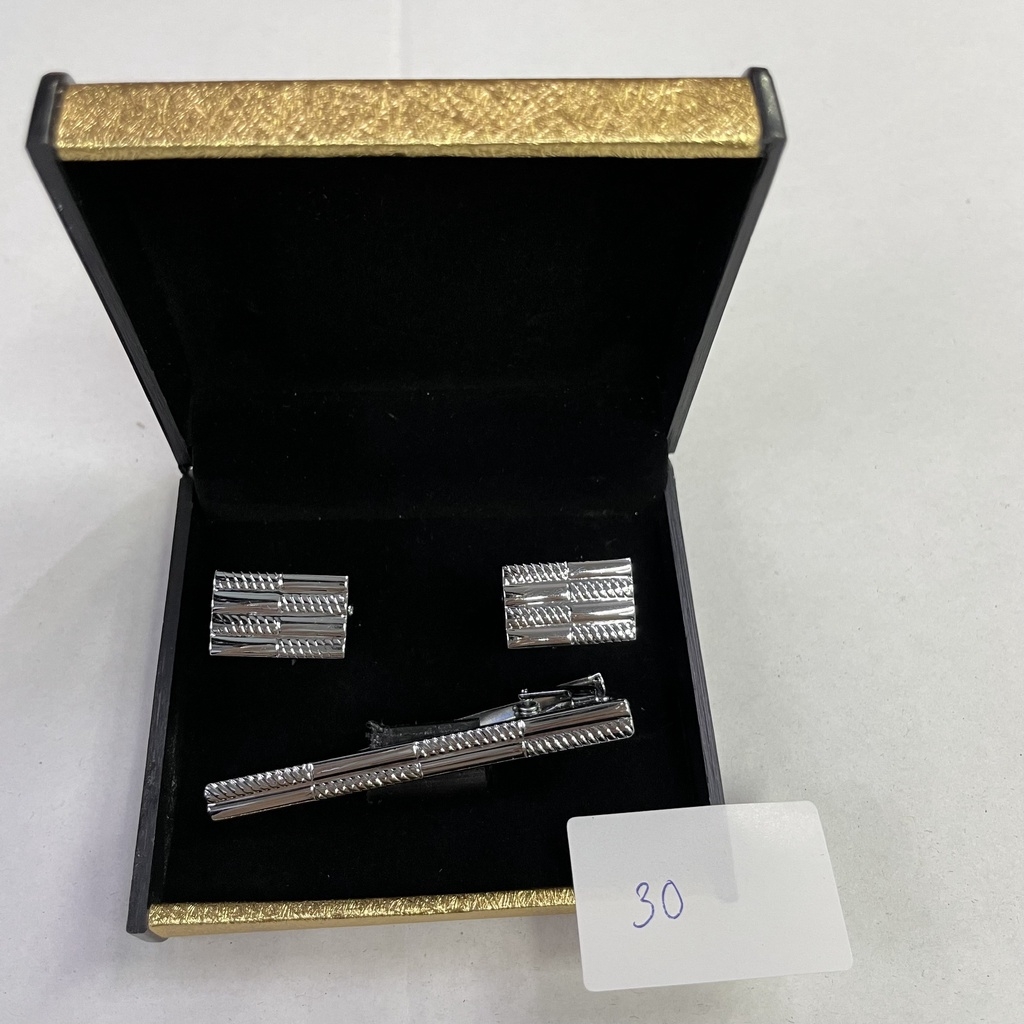 Măng set kèm kẹp Cavat có hộp đựng