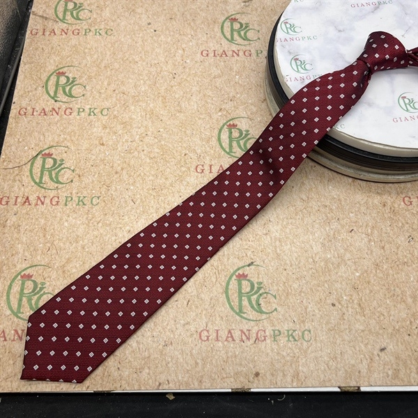 Cà vạt nam màu đỏ trầm chấm họa tiết sang trọng mẫu mới tự thắt 8cm đẹp 2023 Giangpkc