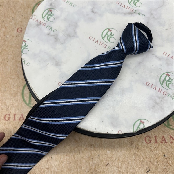 Cà vạt nam mẫu thắt sẵn dây kéo 6cm màu xanh đen kẻ sáng kiểu mới nhất 2023 Giangpkc