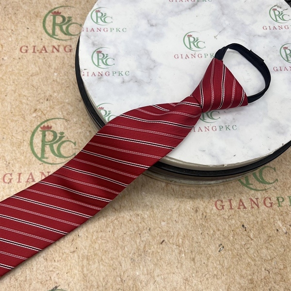 Cà vạt nam màu đỏ kẻ xéo nhỏ thắt sẵn dây kéo 8cm sang trọng mới 2023 Giangpkc