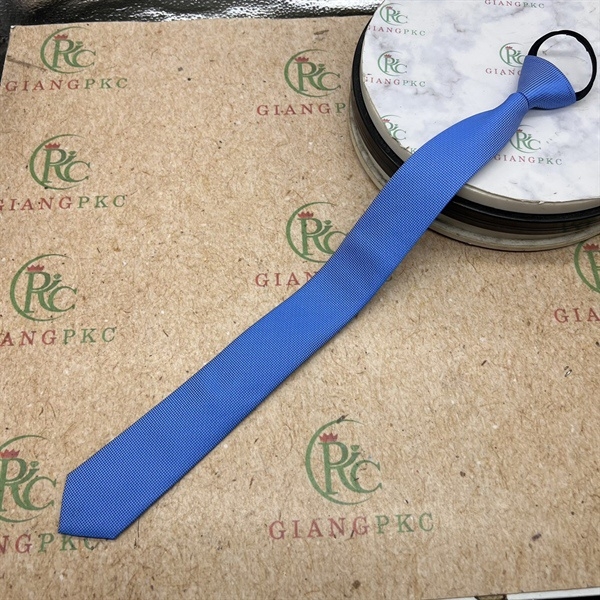 Cà vạt nam mẫu thắt sẵn dây kéo 6cm màu xanh sáng gân trơn mẫu mới nhất 2023 Giangpkc