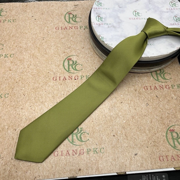 Cà vạt nam màu xanh lá mạ trơn gân đơn giản mẫu tự thắt 8cm sang trọng mới 2023 Giangpkc