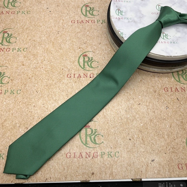 Cà vạt nam màu xanh lá trơn gân đơn giản mẫu tự thắt 8cm sang trọng mới 2023 Giangpkc
