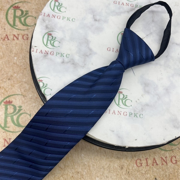Cà vạt nam màu xanh đen họa tiết chìm thắt sẵn dây kéo 8cm sang trọng mới 2023 Giangpkc