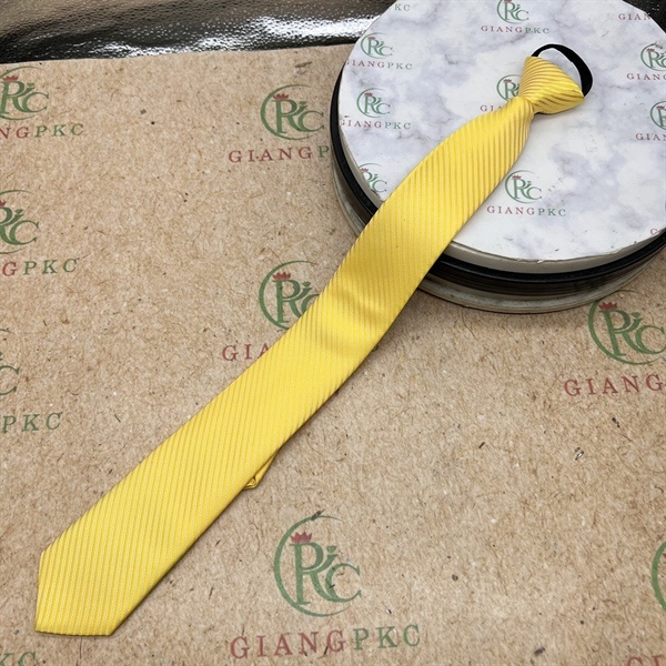 Cà vạt nam mẫu thắt sẵn dây kéo 6cm màu vàng kẻ ánh mẫu mới nhất 2023 Giangpkc