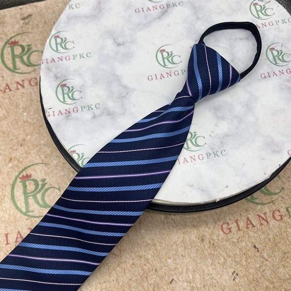 Cà vạt nam xanh đen kẻ xéo màu hồng xanh thắt sẵn dây kéo 8cm sang trọng mới 2023 Giangpkc
