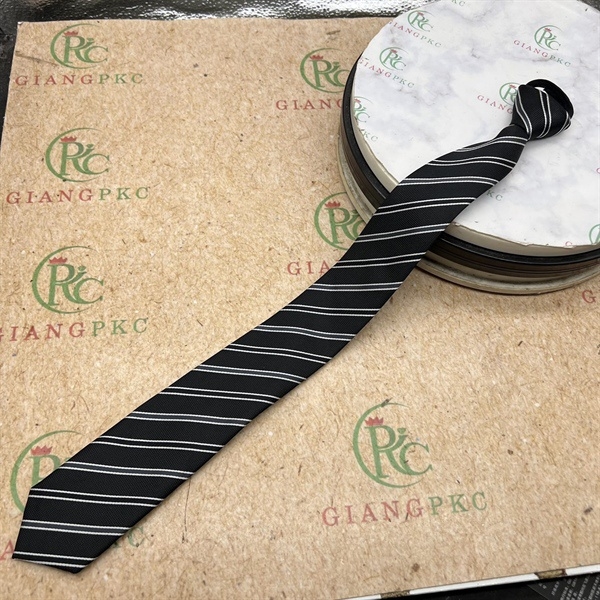 Cà vạt nam mẫu thắt sẵn dây kéo 6cm màu đen kẻ trắng mới nhất 2023 Giangpkc