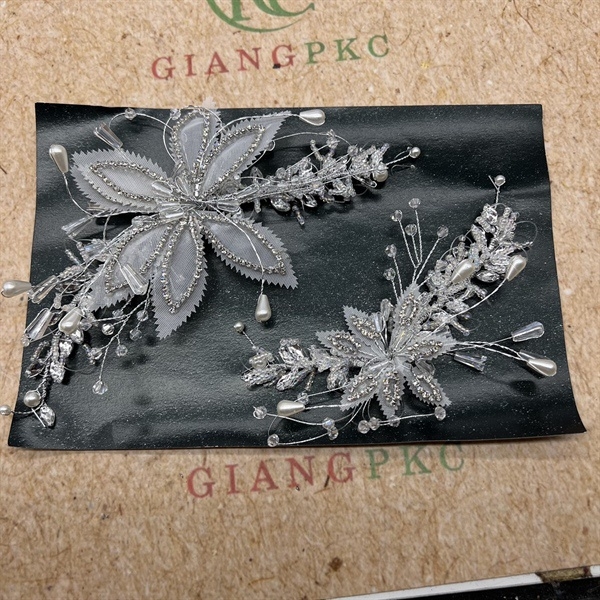 Cài tóc cô dâu lưới kết cánh đá mẫu cài tóc cưới sang trọng 2023