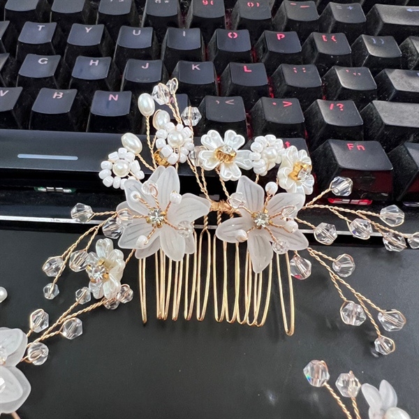 Bộ ba cài tóc hoa nhựa trong pha lê đơn giản cho bà sui Giangpkc 223