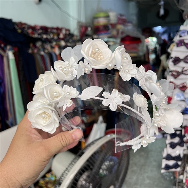 Băng đô cài tóc cô dâu hoa hồng trắng mẫu mới hot nhất t8/2023
