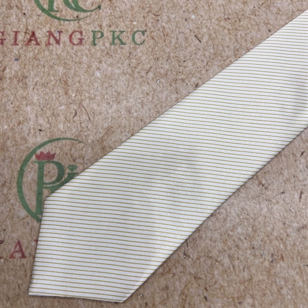 Cà vạt bản 8cm thắt sẵn dây kéo vải bóng đẹp dày 3 lớp màu kem sọc