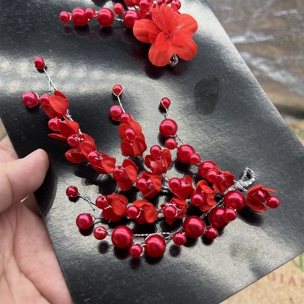 Cài tóc cô dâu hoa linh lan đỏ mẫu thiết kế hàng VNSX tháng 11/2023