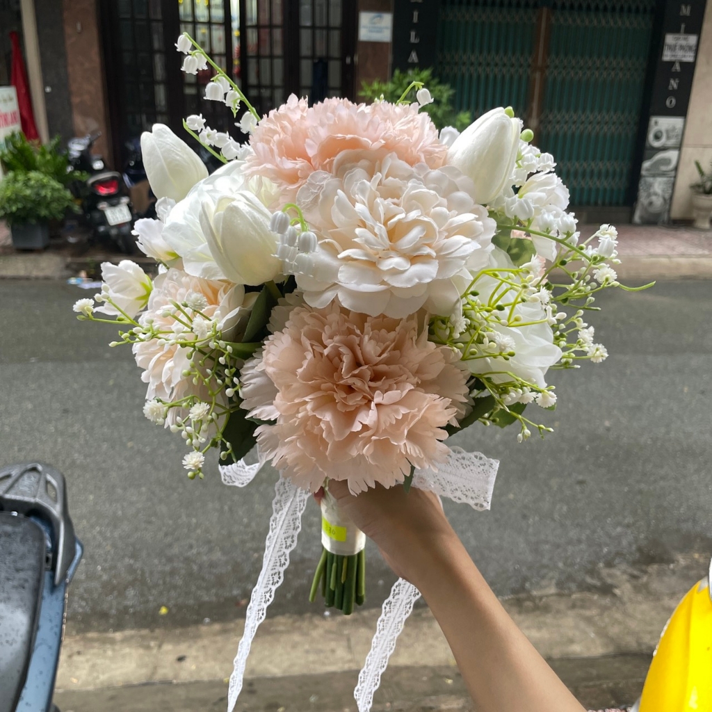 Hoa cầm tay cô dâu rẻ mà đẹp Giangpkc mới 122021